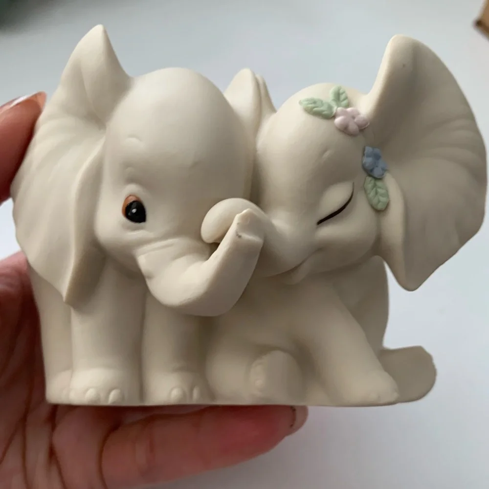 New In Box Home Interiors Elephant Pair